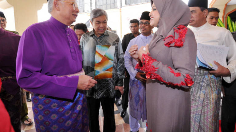 Najib, Rosmah attend Wanita Umno Raya do