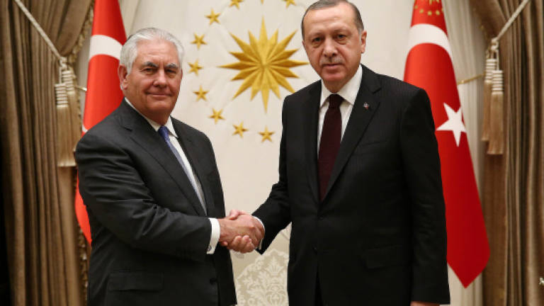 Tillerson meets Erdogan to ease Turkey tensions