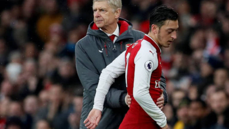 Ozil fitness heartens Wenger ahead of Burnley clash