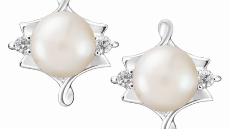 Let pearls do the talking