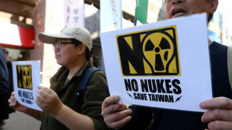 Taiwanese protesters rally for 'nuclear-free homeland'