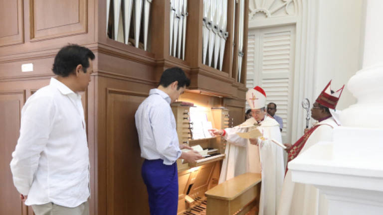 Church receives 1,050 pipe organ to celebrate 200th anniversary