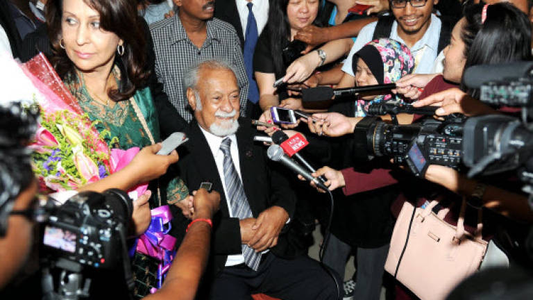 Karpal fined RM4,000 for questioning Sultan