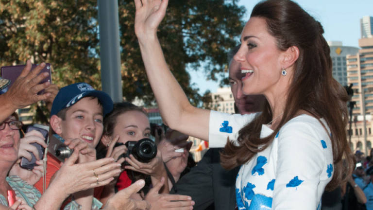 Touring royals meet Australian military families Touring royals meet Australian military families