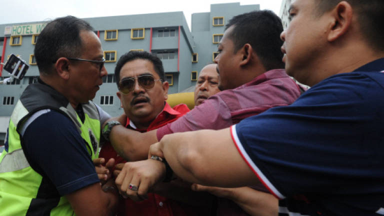 Memorandum handover turns ugly at DAP HQ (Updated)
