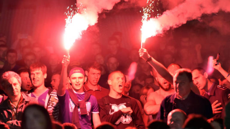 German, Ukrainian fans clash at Euro 2016