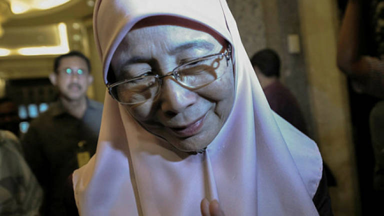 Wan Azizah, two others ordered to pay RM2m in damages to Felda