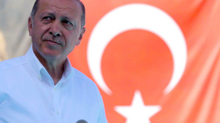 Erdogan denounces Austrian decision to close mosques