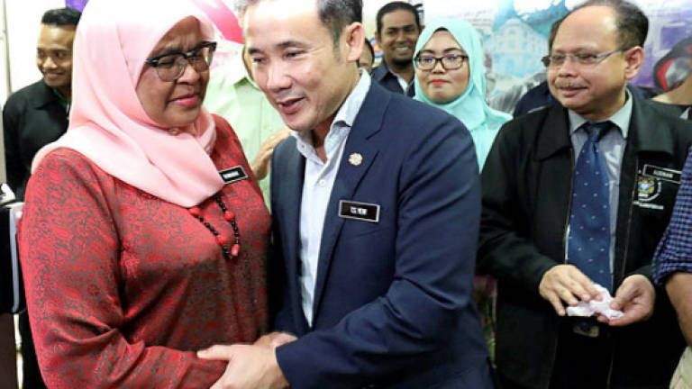 Tearful farewell for outgoing Penang mayor Maimunah