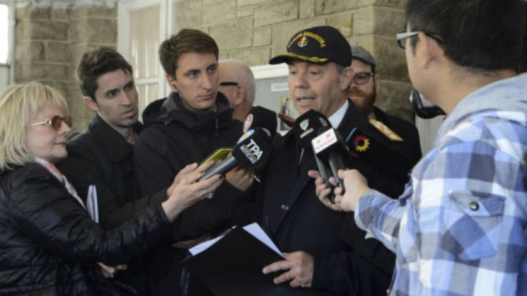 Worries over oxygen supply on missing Argentina submarine