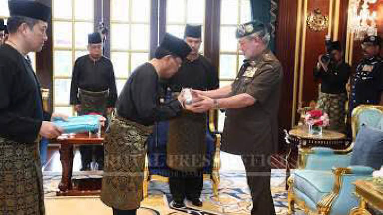 Osman Sapian sworn in as Johor MB