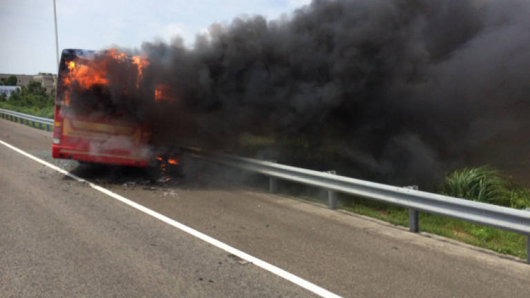 Taiwan bus inferno kills 26, mainly homebound China tourists