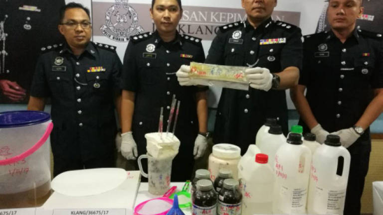Police smash family-run drug lab in Klang