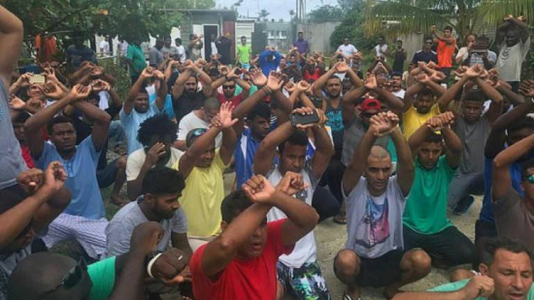 Siege fears as Australia asylum-seeker camp in PNG closes