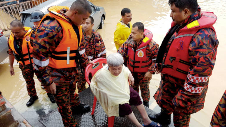 Number of flood victims in Penang rising