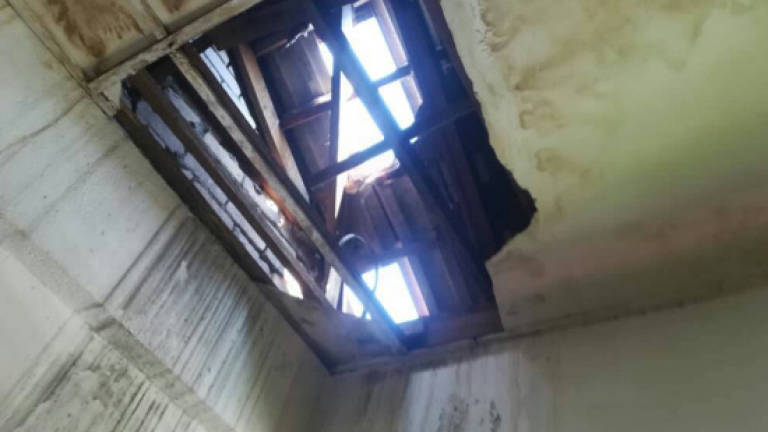 Financial aid needed to repair damaged school roof