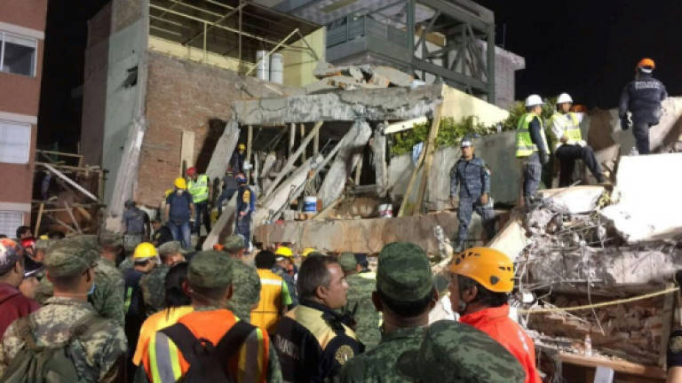 Desperate parents, missing children at quake-hit Mexico City school