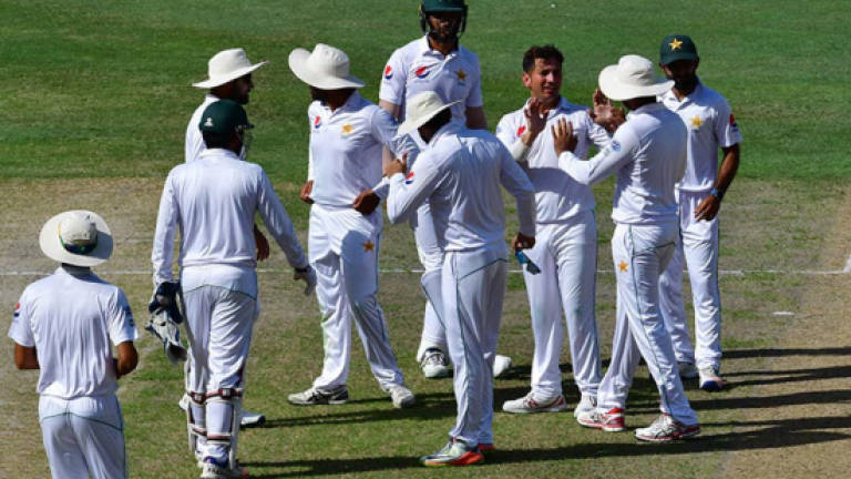 Wahab strikes but Sri Lanka in command of second Test