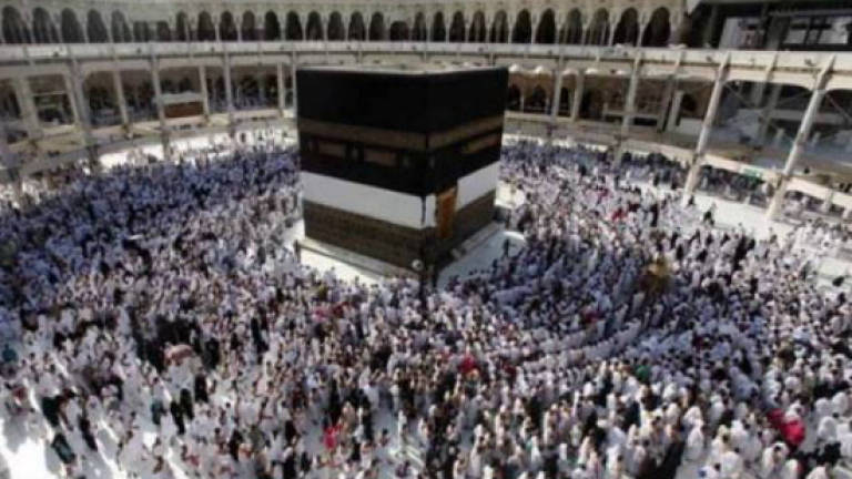 202 umrah pilgrims claim popular tour company failed to honour promise