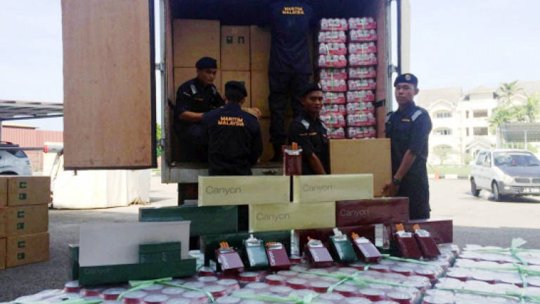 MMEA Labuan snuffs out attempt to smuggle cigarettes and alcoholic drinks worth RM500k