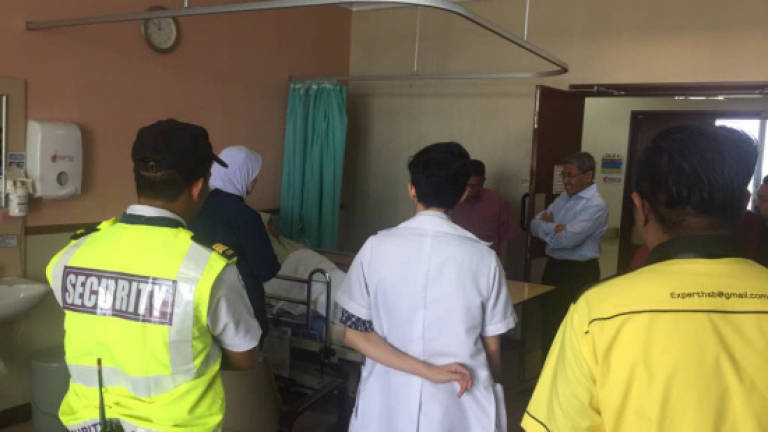 Kedah MB visits victim of freak storm during PAS Muktamar