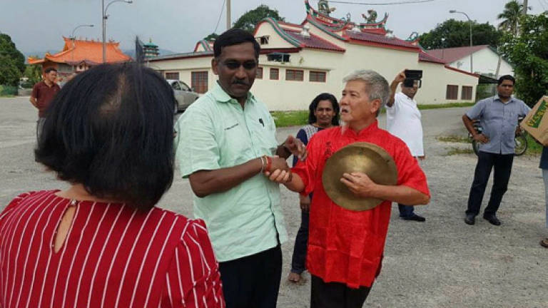 Kamalanathan visits Chinese community in Serendah