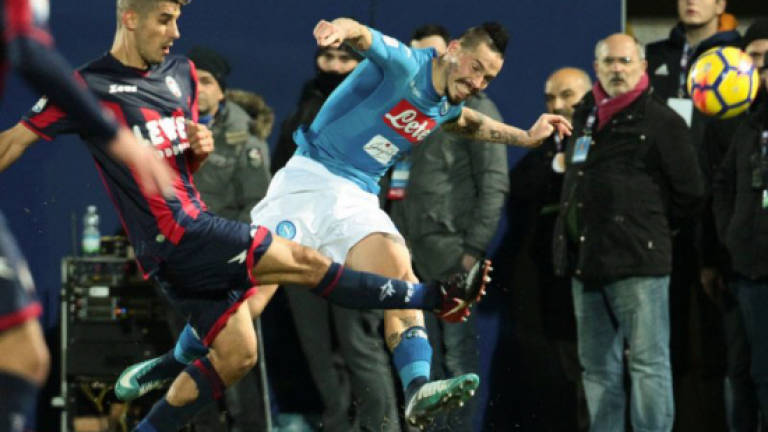 Hamsik ensures Napoli end year on top