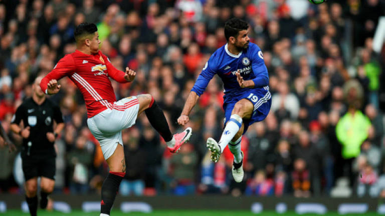 United rock Chelsea to ignite title race