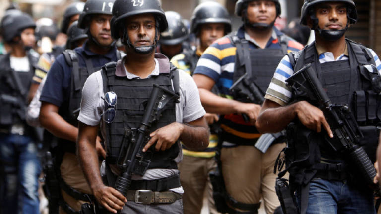 Bangladesh police kill Islamists, foil 'mass attack'
