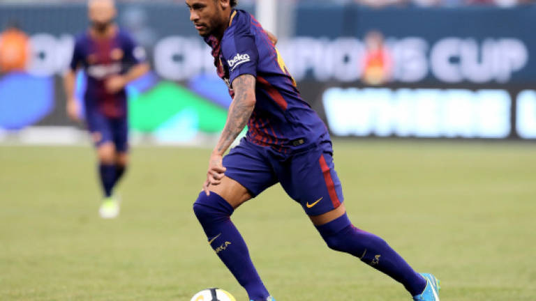Neymar dazzles as Barcelona down Juventus