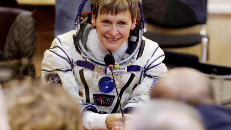 Record-breaking Nasa astronaut coming back to Earth