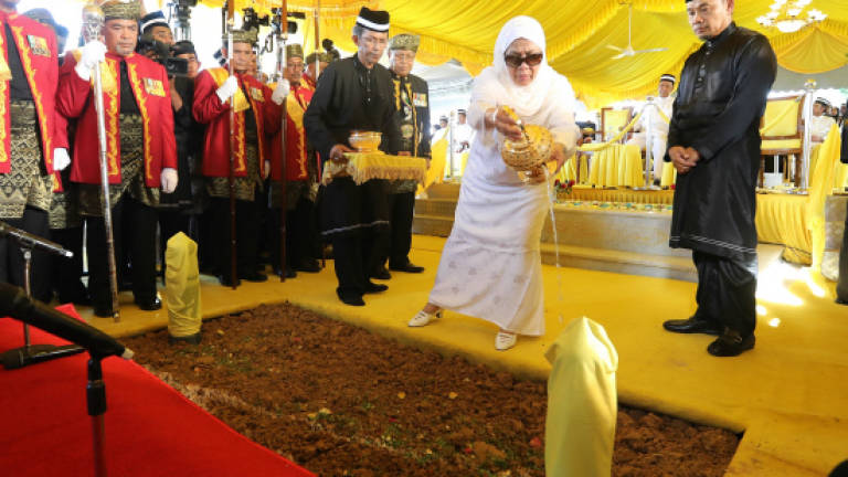 Sultan Abdul Halim laid to rest
