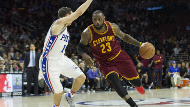 Cavaliers rally to beat 76ers