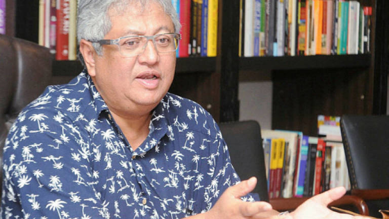 Zaid slams AirAsia pilot for allegedly telling passengers to pray