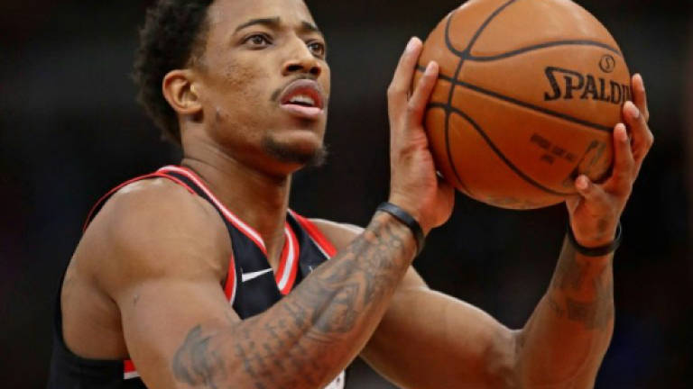 Raptors rebound from loss with three-point explosion