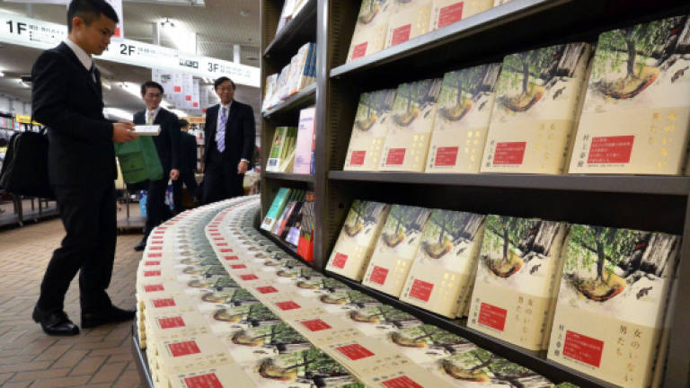 Murakami's new book unveiled in Japan