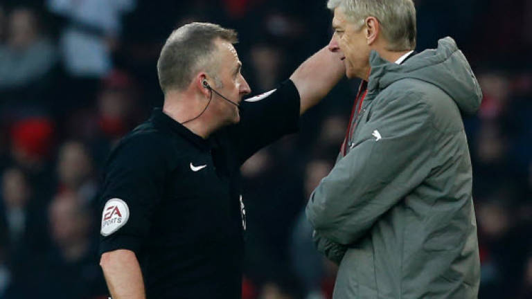 Wenger to accept FA charge over touchline row