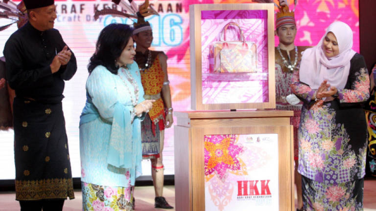 Wear batik to work, urges Rosmah