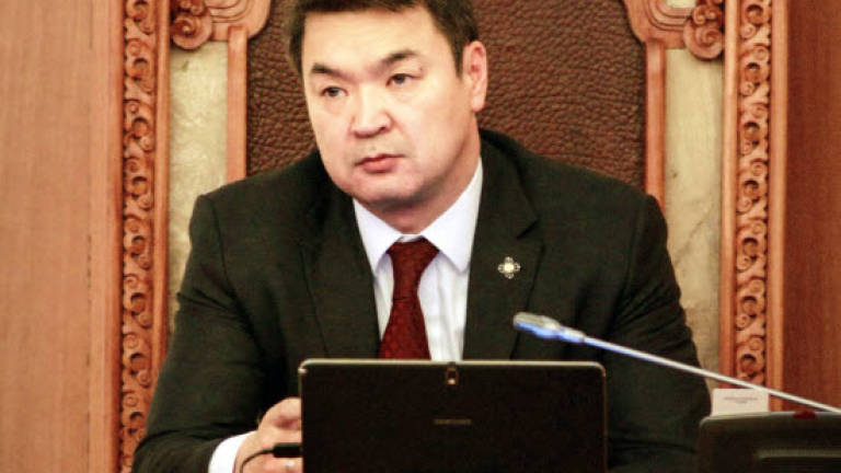 Mongolia elects new PM as economy stalls