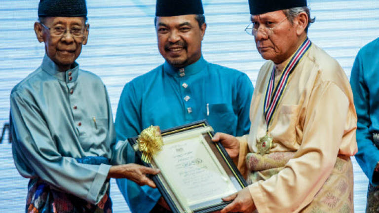 Agong urges Muslims to set aside differences (Updated)