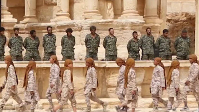 IS video shows mass execution in Palmyra