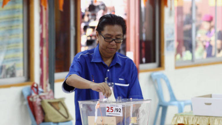 Polling starts for Sungai Besar and Kuala Kangsar by-elections (Updated)