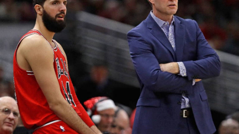 Mirotic comes off the bench to power Bulls over Bucks