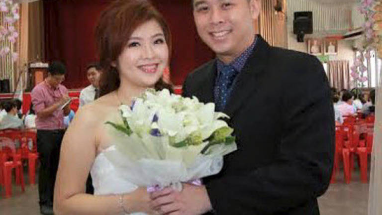 17 couples tie the knot on Valentine's Day 17 couples tie the knot on Valentine's Day
