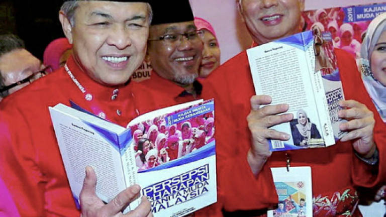 Zahid pledges loyalty to Najib