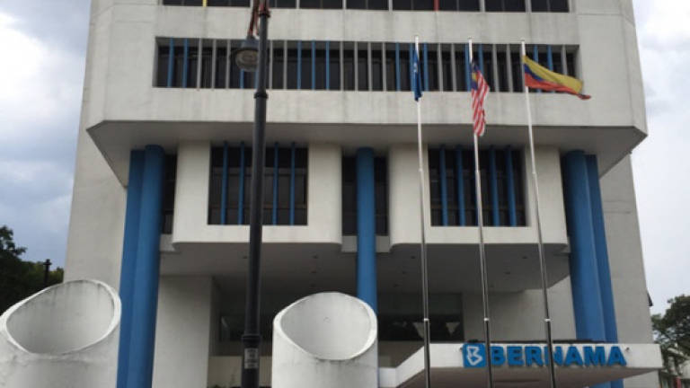 Concrete fragments from national library annexe rain down onto Lorong Bernama