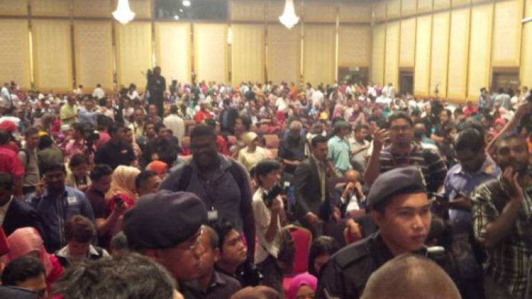 Mahathir steals the show at Nothing2Hide dialogue session [Video]