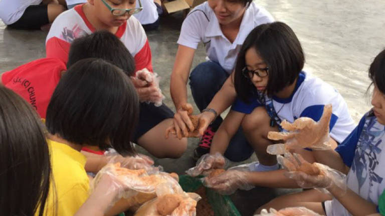 400 students help enhance cleanliness of river via CSR initiative