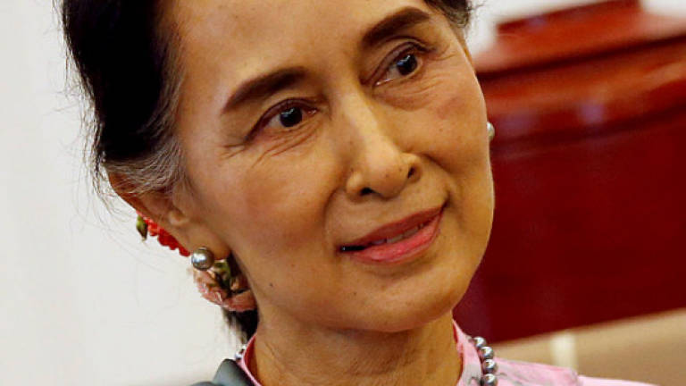 Mahathir withdraws support for Myanmar leader Suu Kyi