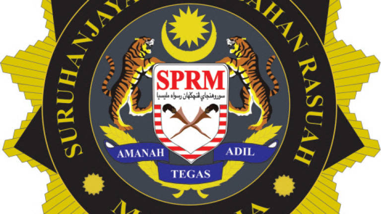 MACC detains Datuk Seri, Datuk